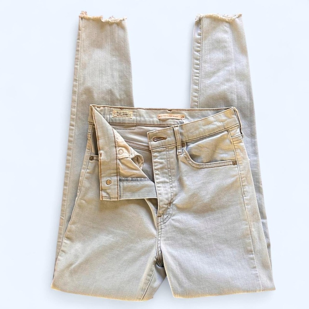 Levi's Mile High Super Skinny high-waisted light wash blue jeans • size: 28 X 30